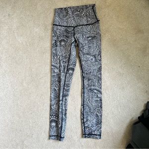 Lululemon Wunder under leggings white and black paisley size 4